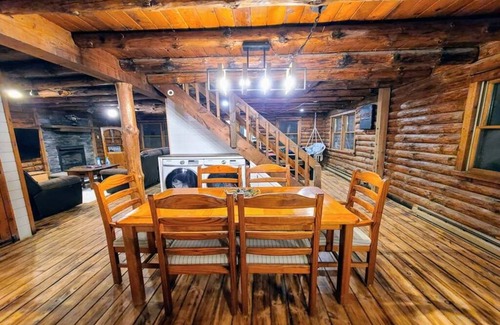 Hickory Hills Casa | Authentic Log Cabin in the Pocono Mountains