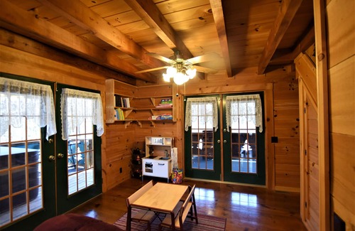 Sautee Nacoochee Cabina | Authentic Log Cabin for the family!