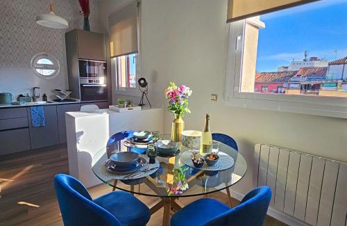 Barrio de La Latina Apartamento | Authentic Madrid Experience -Plaza Mayor 7min walk - Spectacular view - Champagne