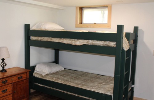 West Poland Cabina | Authentic Maine Cabin w/ New Amenities Directly on Thompson Lake.