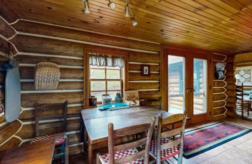 Greenville Casa | Authentic Maine Log Cabin