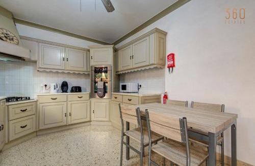 Ta' Zokkrija Apartamento | Authentic Maltese 3BR home with Terrace in Mosta by 360 Estates