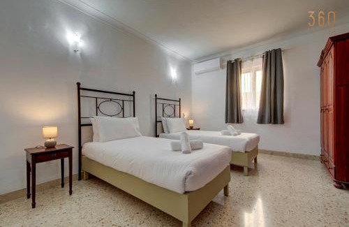 Ta' Zokkrija Apartamento | Authentic Maltese 3BR home with Terrace in Mosta by 360 Estates