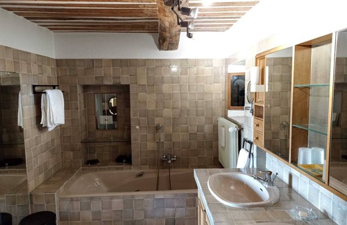 Cabris Otro | Authentic Mas in the middle of a magnificent property. Impressive view.