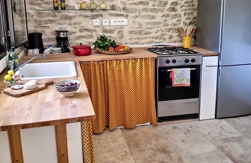 Barbentane Casa | Authentic mazet with swimming pool set in 2 hectares of olive groves