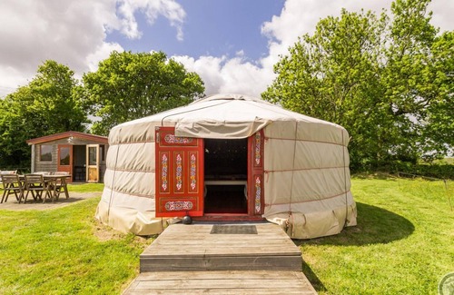 Denneville Apartamento | Auténtica Yurta Mongola con Terraza en Normandía