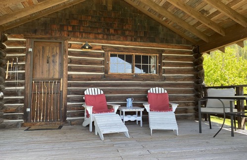 Polson Cabina | Auténtica Montana Log Studio cabina con vistas a Flathead Lake