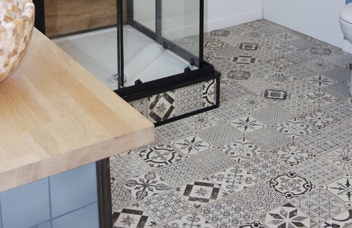Aizenay Cama Y Desayuno | Authentic room with neat decor
