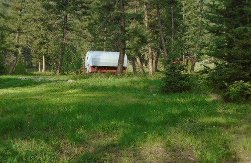 Eureka Alquiler De RV | auténtico vagón pastor que acampa cerca de las áreas silvestres en Kootenai NFS
