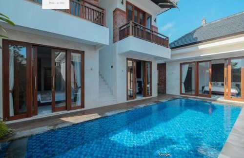 Padonan Villa | Authentic Temple & Garden: 5BR Villa