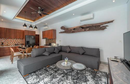 Padonan Villa | Authentic Temple & Garden: 5BR Villa