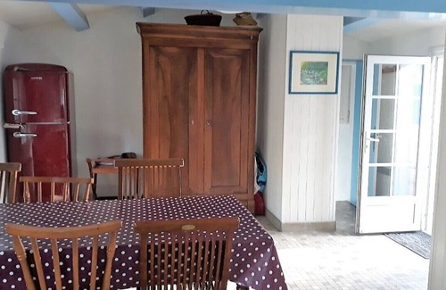 Noirmoutier Island Villa | Auténtica Villa Vendeen, refinada, a 150 m de la playa, en la isla de Noirmoutier.