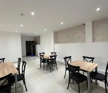 Central Serbia Apartamento | Auto Outlet Rooms