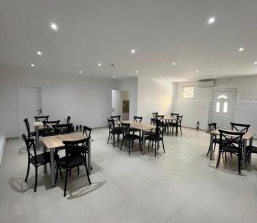 Central Serbia Apartamento | Auto Outlet Rooms