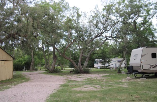 Cedar Lane Casa | Automated RV Space check in at Alexsandrarvpark.com - Full Hook Up Spaces Only