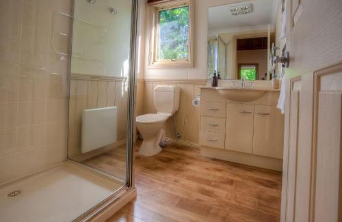 Bright Casa | Autumn Abode Cottages - One