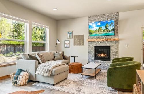 Paradise Estates Casa | Autumn At Rainier Modern Cabin W Firepit