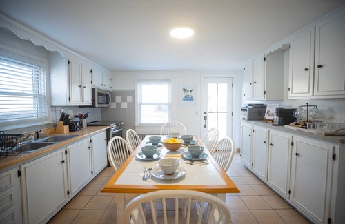 Easton's Point Casa | AUTUMN ESCAPE: "Middletown Beachside Charm, Newport Adventures"