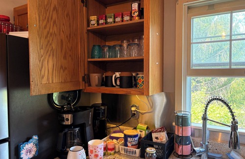 Oakland Casa | Cozy Farm Stay | Pet-Friendly & Peaceful