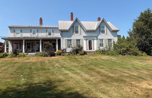Oakland Casa | Cozy Farm Stay | Pet-Friendly & Peaceful