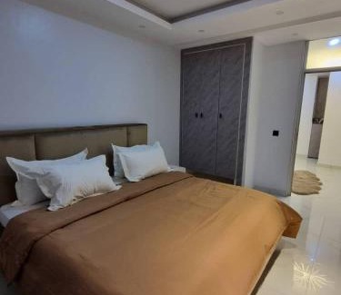 Ofin Apartamento | Autumn Green's 1,2 and 3 beds 1004 Estate