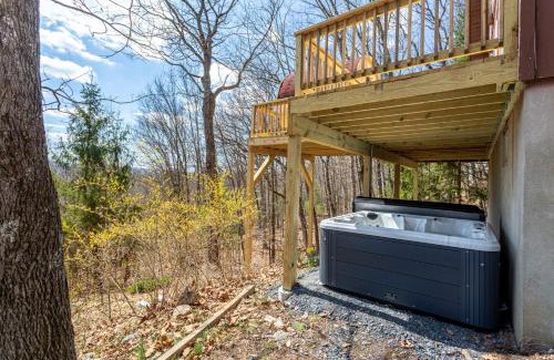 East Stroudsburg Casa | Autumn Heights Pool Hot Tub Game Room Saun
