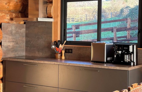 Saint-Jean-en-Val Chalet De Esquí | Auvergne: 5* chalet with spa in the heart of a Fjords horse farm