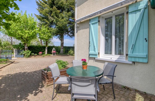La Tour-dʼAuvergne Apartamento | Auvergne renovado casa con 2 appts independientes nueva condición