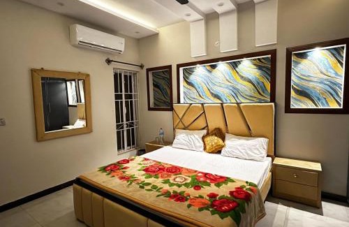 Bahria Town Apartamento | Avacation Lodges, Only Families