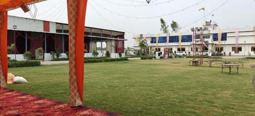 Sultanpur Complejo | Avadh Garden Marriage Lawn & Guest House