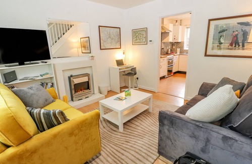 Wadsworth Casa | AVAELIE HOUSE, family friendly, with a garden in Hebden Bridge