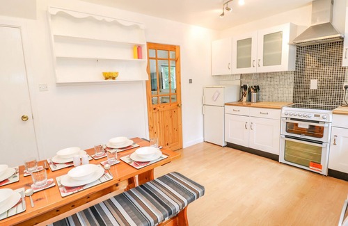 Wadsworth Casa | AVAELIE HOUSE, family friendly, with a garden in Hebden Bridge