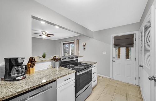 Merrillville Casa | AVAIL 8/5 - Merrillville condo hospitals & shops