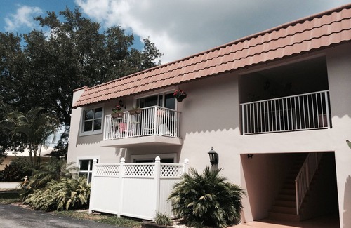 Vero Beach Condominio | Avail now 3 month min - Newly updated condo - 5 min to beach