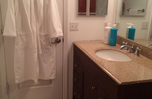 Vero Beach Condominio | Avail now 3 month min - Newly updated condo - 5 min to beach