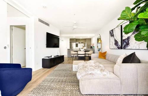 Sorrento Condominio | Avalon - 2 Bed Condo Pool, Spa, Steam, Gym, Cinema