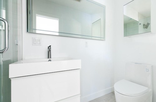 Middletown Casa | Avalon 2 Unit Buyout I III AvantStay Mins to GaslampBeautiful Deck w BBQ