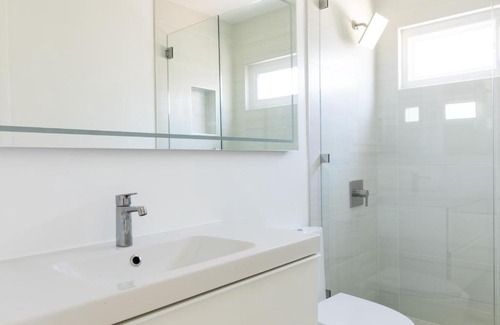 Middletown Casa | Avalon 2 Unit Buyout I III AvantStay Mins to GaslampBeautiful Deck w BBQ