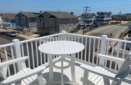 Avalon Casa | Avalon 5 Bedroom/4 Bath Townhouse - Bay Views - sleeps 14