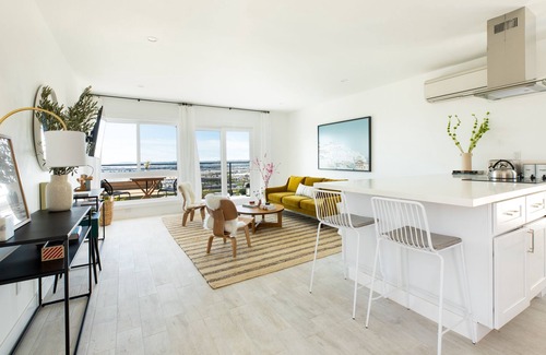 Middletown Condominio | Mins to Gaslamp, Zoo & Seaworld | Terraza al aire libre con barbacoa y patio ❤ Av por AvantStay
