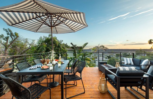 Middletown Condominio | Mins to Gaslamp, Zoo & Seaworld | Terraza al aire libre con barbacoa y patio ❤ Av por AvantStay