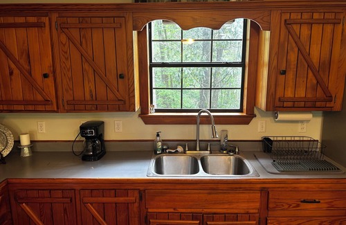 Petal Cabina | Avalon's Creekside Camp - Perfect summer stay