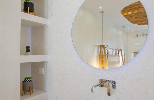 Ios Hotel | Avanti Hotel