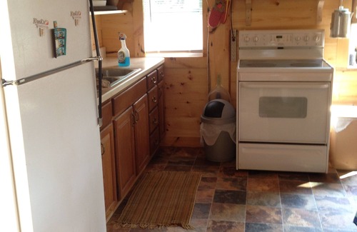 Lake Desolation Cabaña | Ava Lakeside Cottage, Lakeview Cozy Cottage