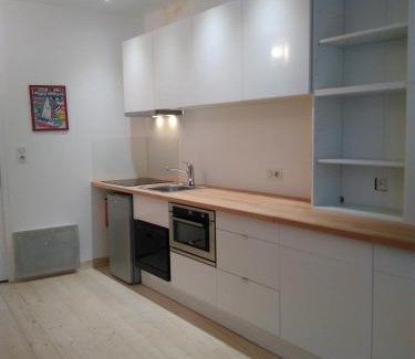 Dieppe Apartamento | Avec CLIMATISEUR L'établissement APPARTEMENTS DESIGN, vous propose 4 appartements neufs, NETFLIX, lits faits à votre arrivée, serviettes de toilette, Ménage, Wifi, en hyper centre ,Plage à 190m, BOX à Vélos, paiement 3 fois sans frais, prix tout compris