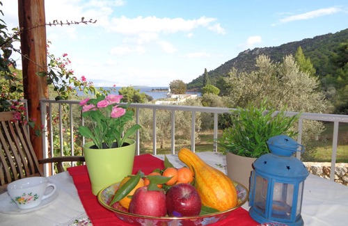 Katakali Villa | Avelux Villas - Felicidad Villa