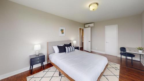 East Falls Apartamento | Avenue A810 Epic 2br, Pool, Gym, Parking