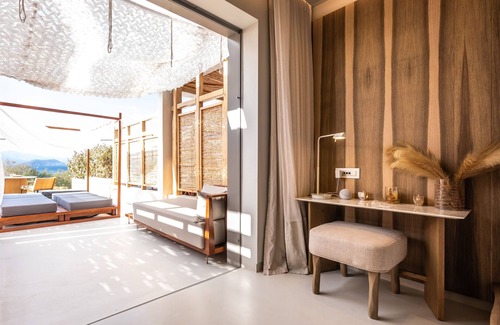 Agia Anna Hotel | Avgoustos Suites - Adults only