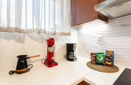Avia Apartamento | Avia Seaview Getaway - Konstantina's Hidden Haven