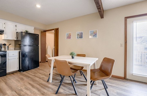 Platte City Apartamento | Aviator's Lounge 2BR 1Bath WiFi Close to Airport Very Convenient Book your stay2